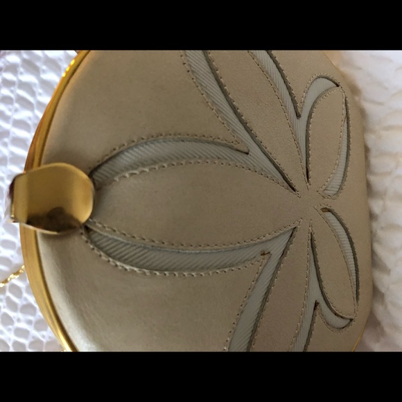 Flash sale 🎉 Saluti clutch. Laura Reagan RARE! - Picture 8 of 8